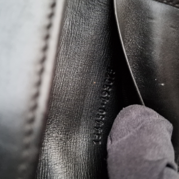 Gucci Black signature leather key holder wallet - Picture 13 of 14